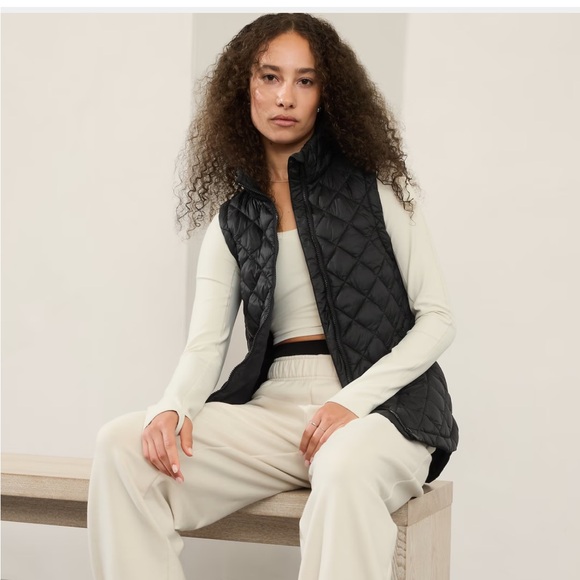 Athleta Black Vest NWT - Picture 2 of 4